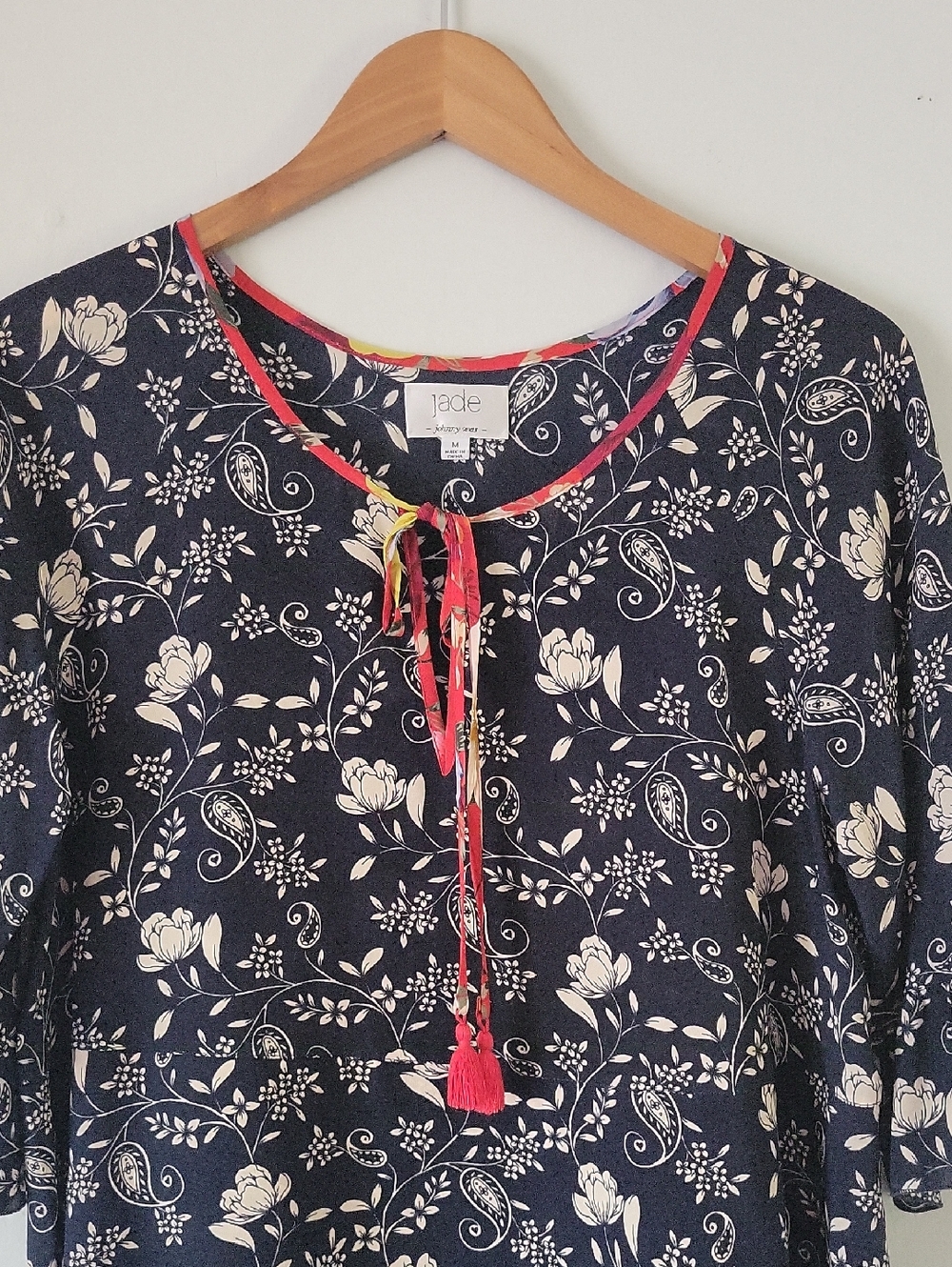 Johnny Was Jade Navy Floral Tie-Neck Women's Top 100% Silk - Picture 2 of 7